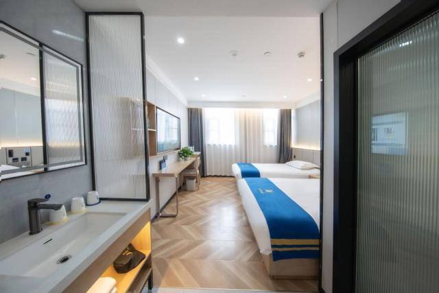 Super 8 Select Hotel