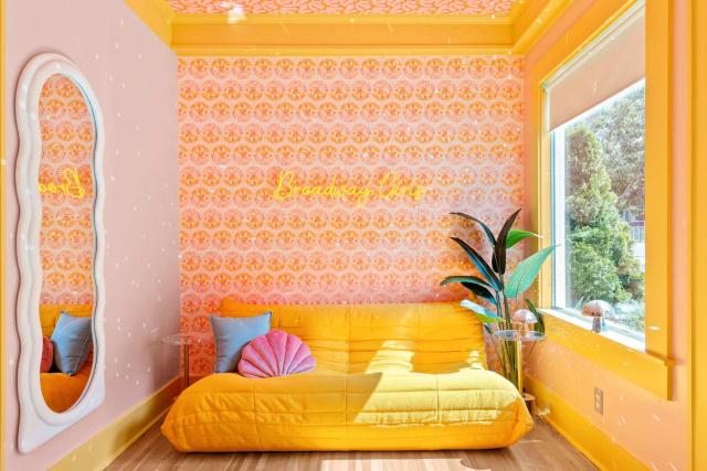 The Dolly House on Music Row - 4BR - Sleeps 12
