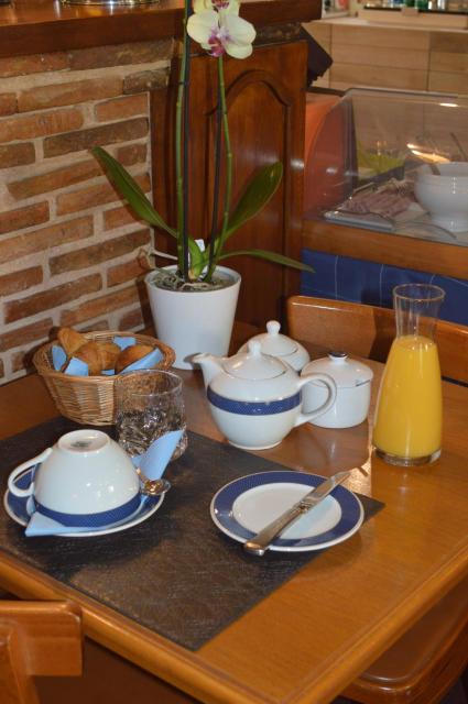 Logis Hôtel & Restaurant - Le Bretagne