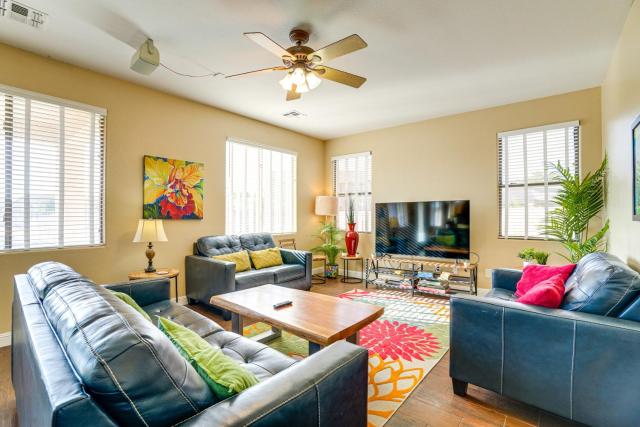 Avondale Abode: Pool, Lake Views & On-Site Fishing