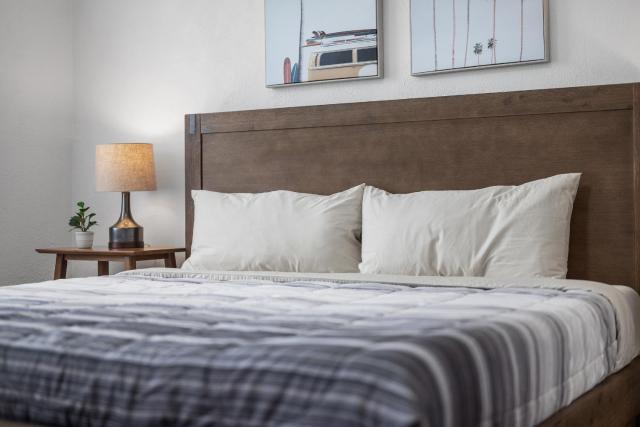 Bloomfield Pittsburgh H Stylish Cozy Private Bedroom, Shared Bathroom, with Free Parking