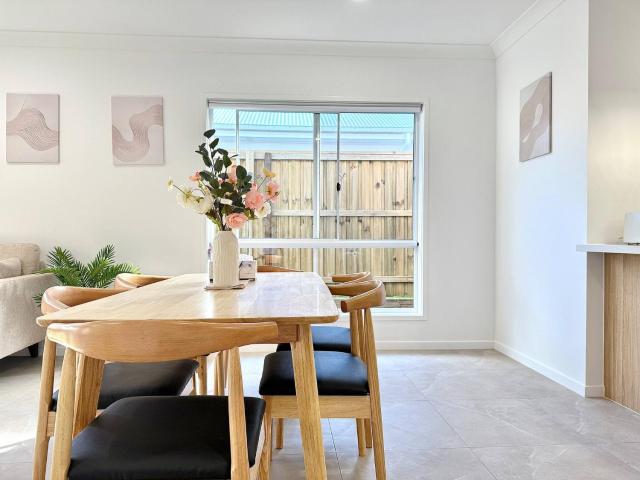 4BR New House, Easy Vibes in White Rock - Perfect for families!