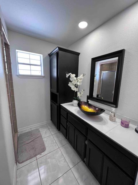 Luxury Home 3bdroom- 2bath