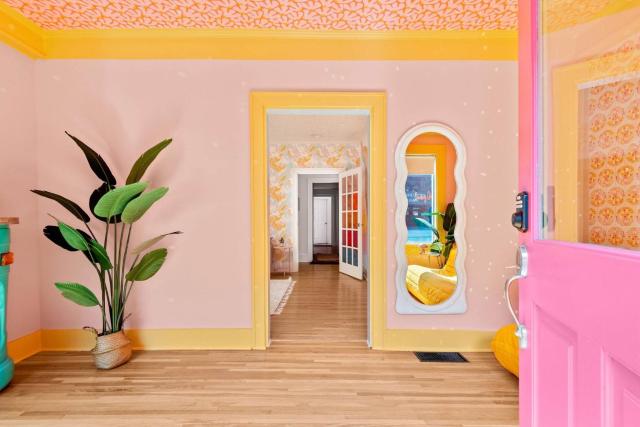 The Dolly House on Music Row - 7BR - Sleeps 22