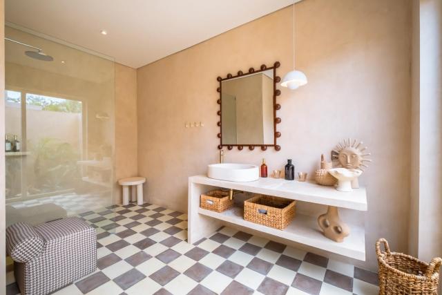 Modern & Spacious Villa in Balangan with Private Pool
