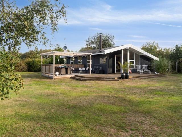 Holiday Home Ilse - 300m from the sea by Interhome