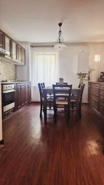 The Mountain View Apartment