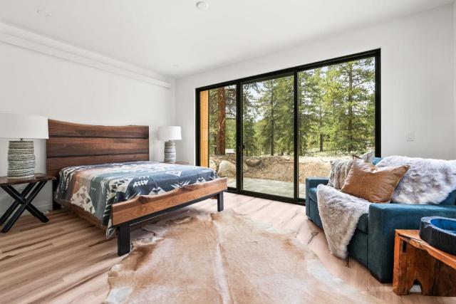 2BR Mountain View Retreat - Near Twin Lakes