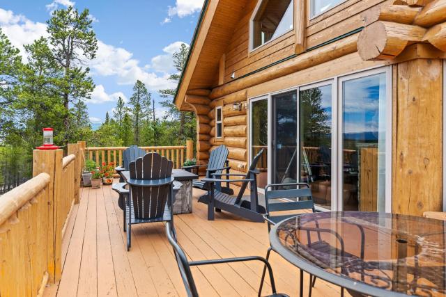 4BD Log Home in Twin Lakes Amazing Views Pets OK