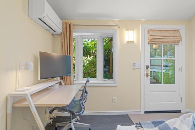 Downtown Palo Alto Gem! Cute, Spotless Guest House