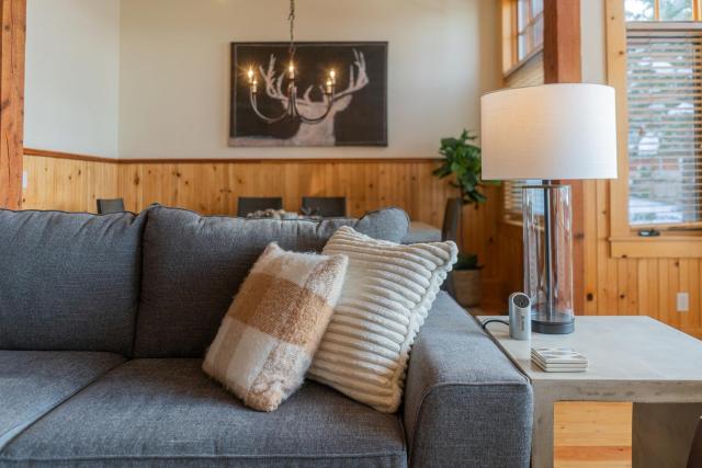 Double Eagle B2 Picturesque Mountain Home - 3 Br 3 Ba Sleeps 8