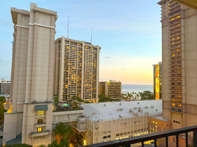 Waikiki Ocean View Studio 3Beds 1 Block to Beach, Tax Included