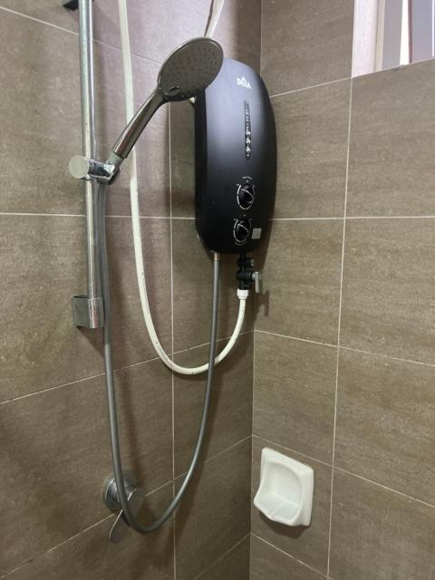 condo for 4 pax at bayuemas klang