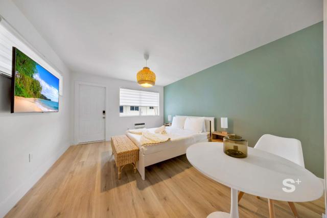 Modern Studio - Gym & Parking Close to Aventura