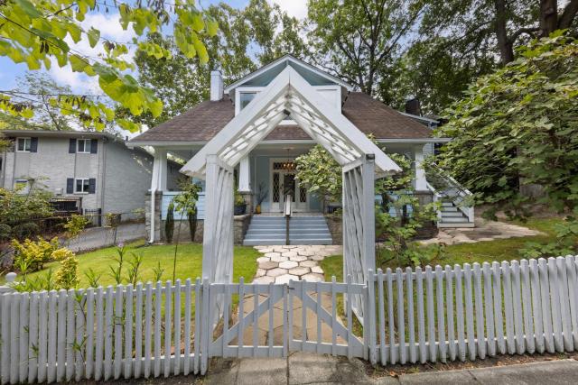 Cozy 3BR unit w fireplace & BBQ
