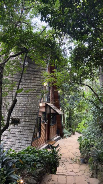 Kivulini A-Frame Cabin Forest