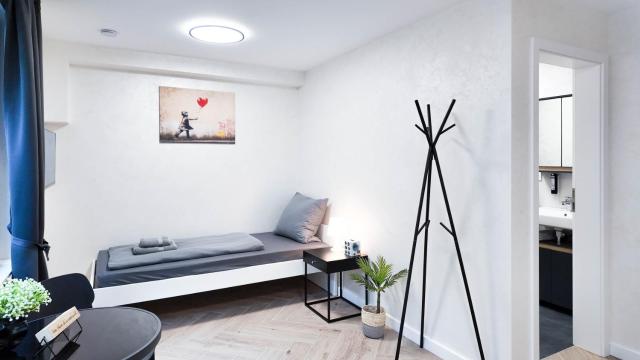 ALFA Mikroapartment Stuttgart Küche Bad l SmartTV WIFI l Porsche & Bosch l Kitchen Bath BS21A3