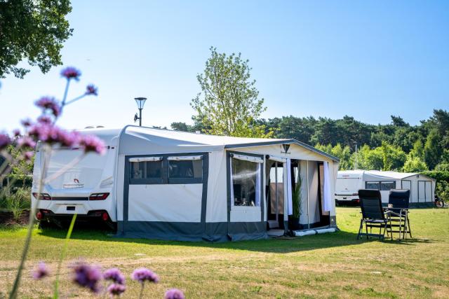 Gemütliche Unterkunft mit Top-Ausstatung und Vorzelt im Heide Resort Brüggen