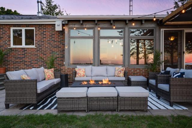 Waterfront Casa in wine County with SAUNA and HOT TUB