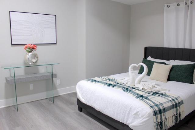 2 bdrm Modern & Hip Apt with Private Patio