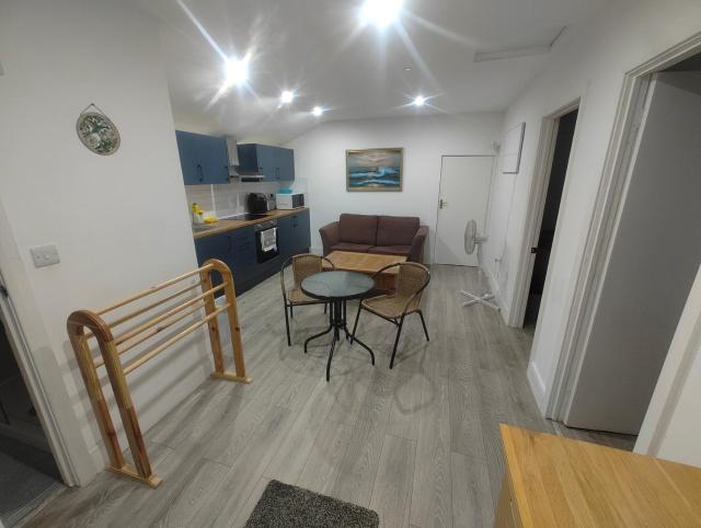Southall - Sleeps 3 & Great Transport Links