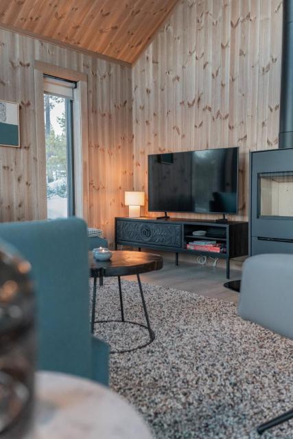 Tiur, stylish new cabin with hot tub