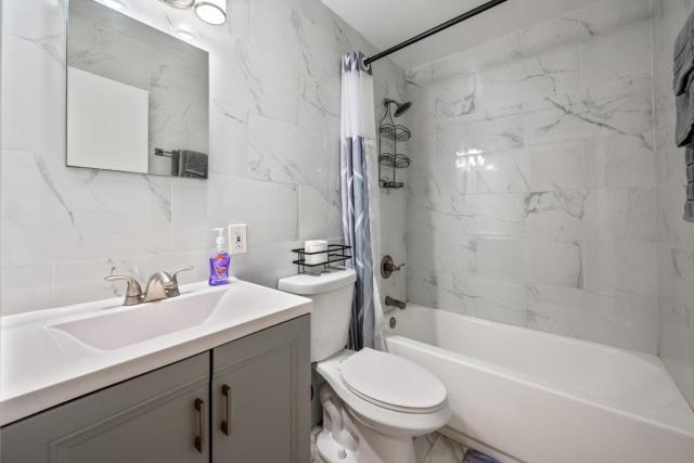 Cozy Two Bedroom in Brooklyn