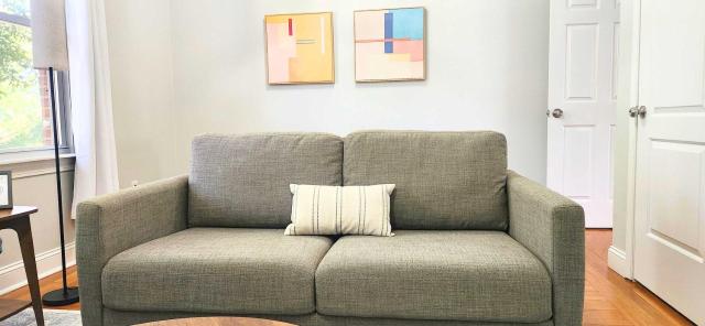 Jennifer's Cozy Apt Brown U Athletic Field Views