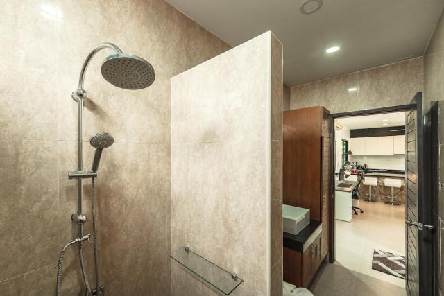 V246 Spacious 4BR Near Pier Private Pool & Garden