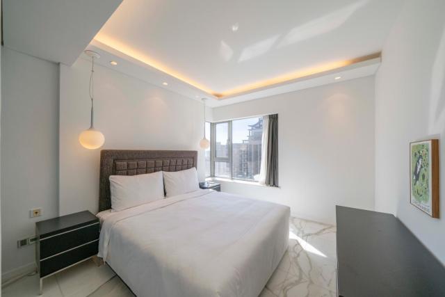Bright 2BR 1 Living Room Suite Steps from Xujiahui Metro