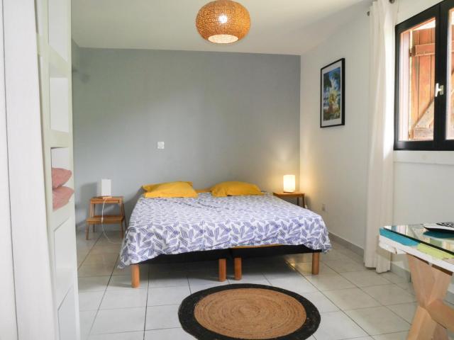 Ti Kaz Houelmont, Vue jardin tropical, proche plage de Rivière-Sens