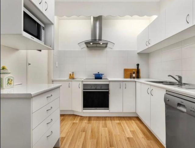 3BD Sydney Harbour Sleep 6 guest 1 Parking Spot