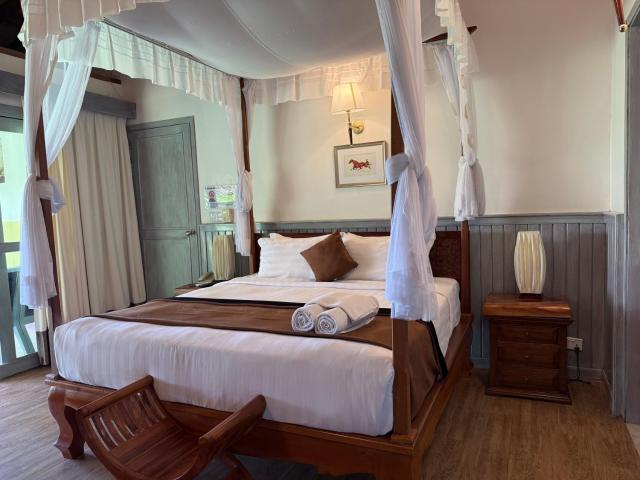 Nataya Round House Coral Bay Resort