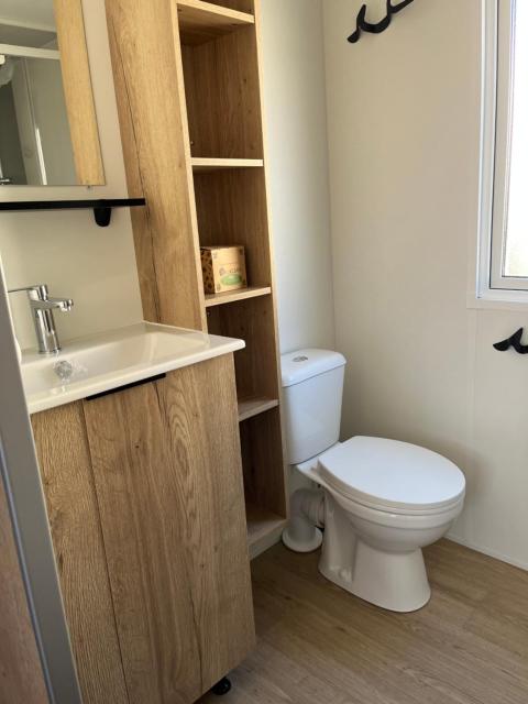 MH 399 3 chambres et 2 salles de bain entièrement équipé dans camping 4 étoiles