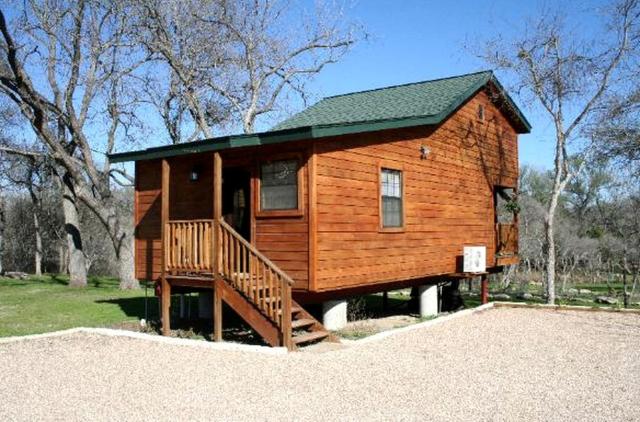 Creekside Cabin Rental for Quintessential Staycation near Austin, Texas
