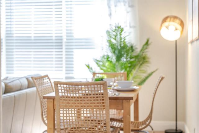 Oceanfront Bliss Cozy 1BR by Beach Free Parking
