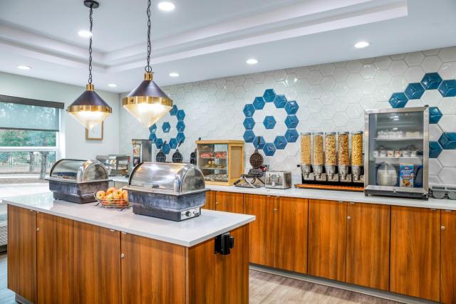 Days Inn & Suites by Wyndham Sherwood Park Edmonton