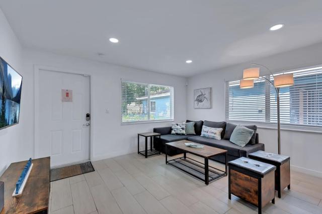 Modern 2BR Near Wynwood and Design District