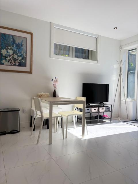Fancy Family Suite with Parking near UBC