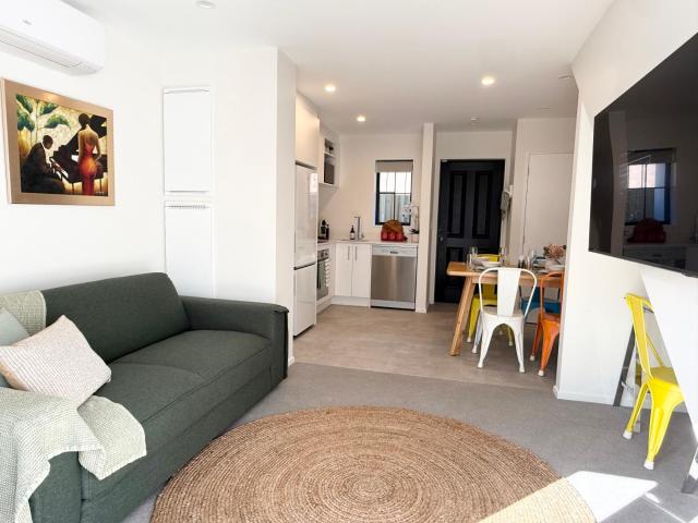 Heart of the city - 2 mins Walk to Town Hall, Casino, cafes, Free car park