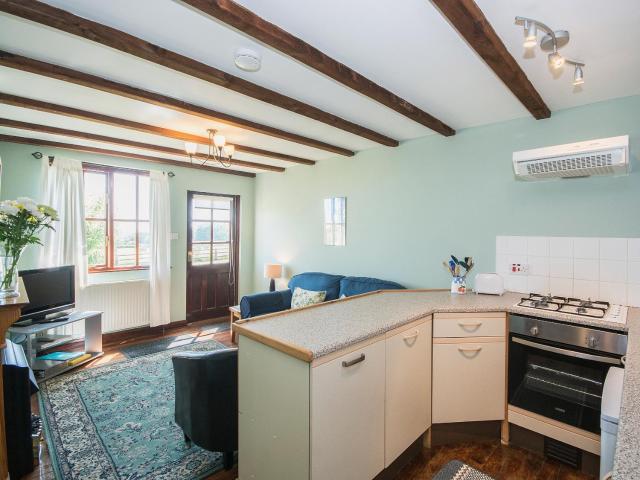 Apple Tree Cottage - E1800