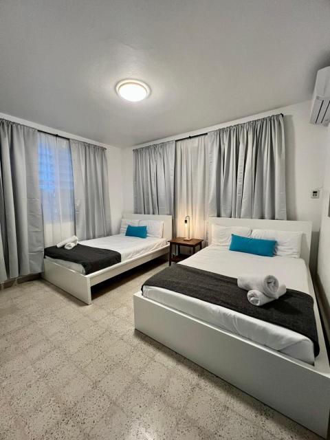 4BR 6 Beds 2 Baths Walk to Condado Beach