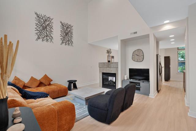 Hillsboro's Best at Your Doorstep with pool & gym