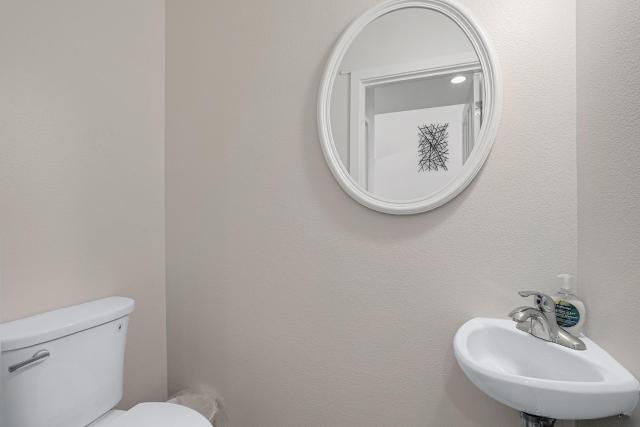 Hillsboro's Best at Your Doorstep with pool & gym