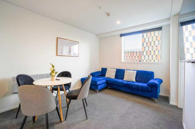 Brand New CBD Apartment with Easy Campus Access