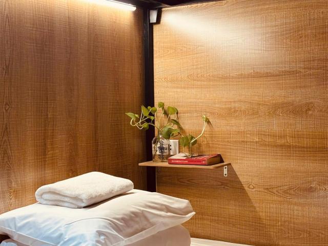 Hanoi Silver Hostel - Double Bed - Chill n Comfy