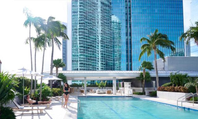 2-Story 3BD Brickell Penthouse Free Parking Heated Pool