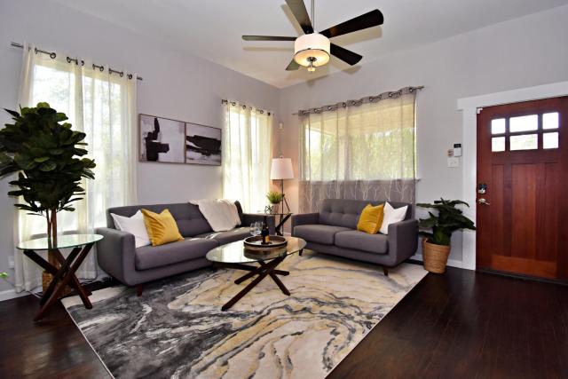 Private Hot Tub - Walk to Pearl - Pet Friendly 3BR