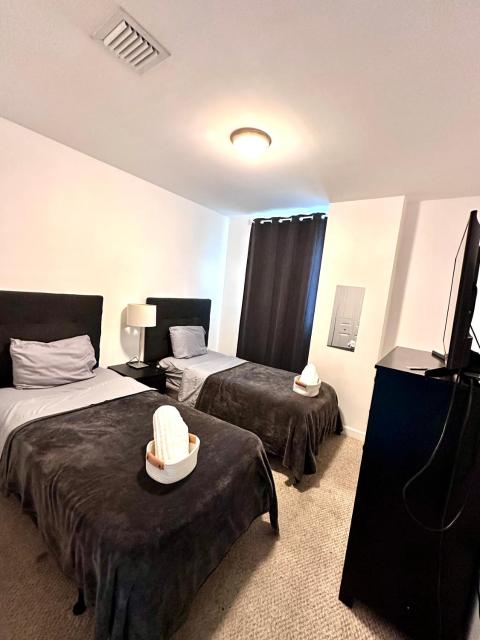202 Private bedroom in Miami - Coral Gables