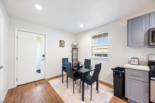 Cozy Nest Across the street from UC Davis Sacramento